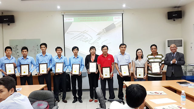 Kỹ năng bán hàng & chăm sóc Khách Hàng chuyên nghiệp - ISUZU (25 & 26.09.2014)